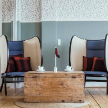 Bordflag - med rav afslutning Bordflag - med rav afslutning